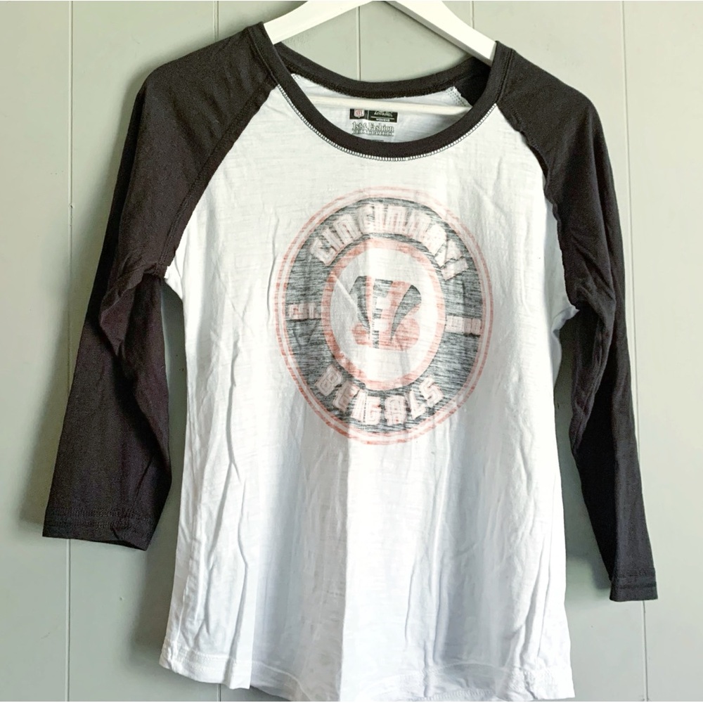 NFL Team Apparel Inside Out Cincinnati Bengals Raglan Graphic Tee M